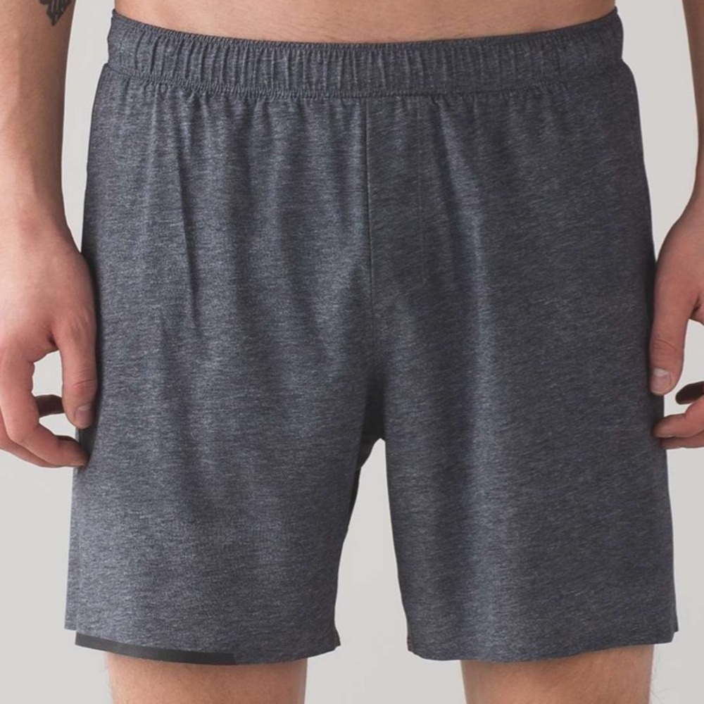 Lululemon Surge Short *7"
Heathered Texture Printed Mercury Deep Coal Large